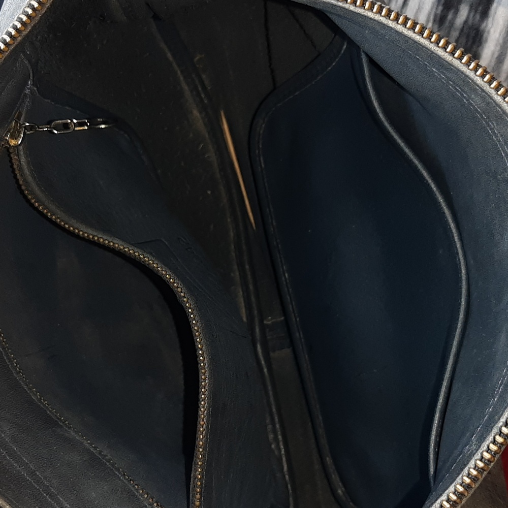 Vintage Coach Leather Crossbody Bag - Picture 6 of 11